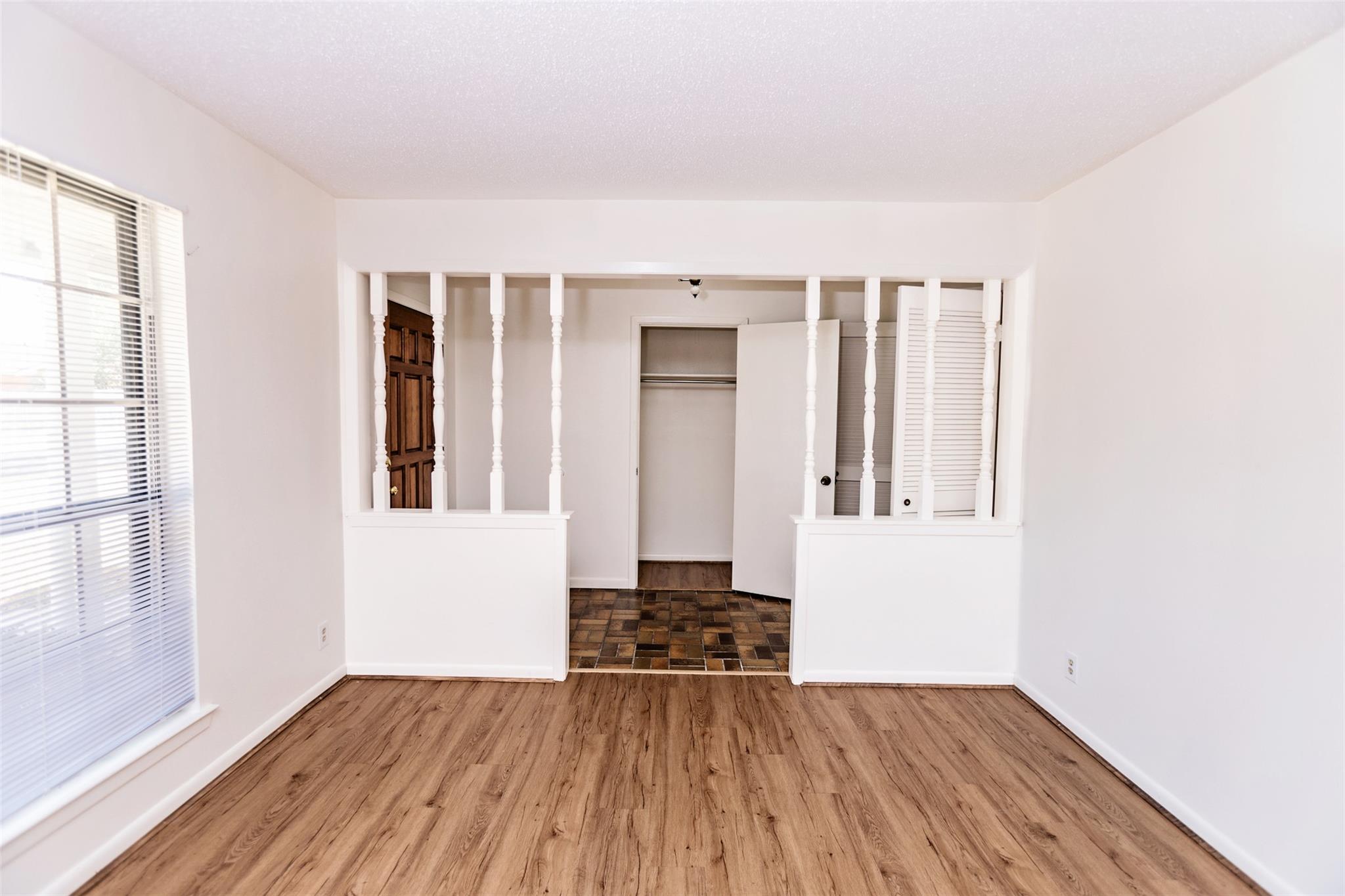 3205 Pin Oak DR — photo 4