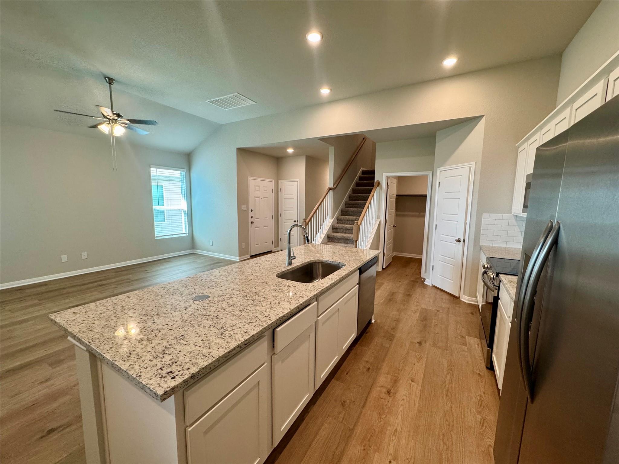 746 Staglin ST #A — photo 4