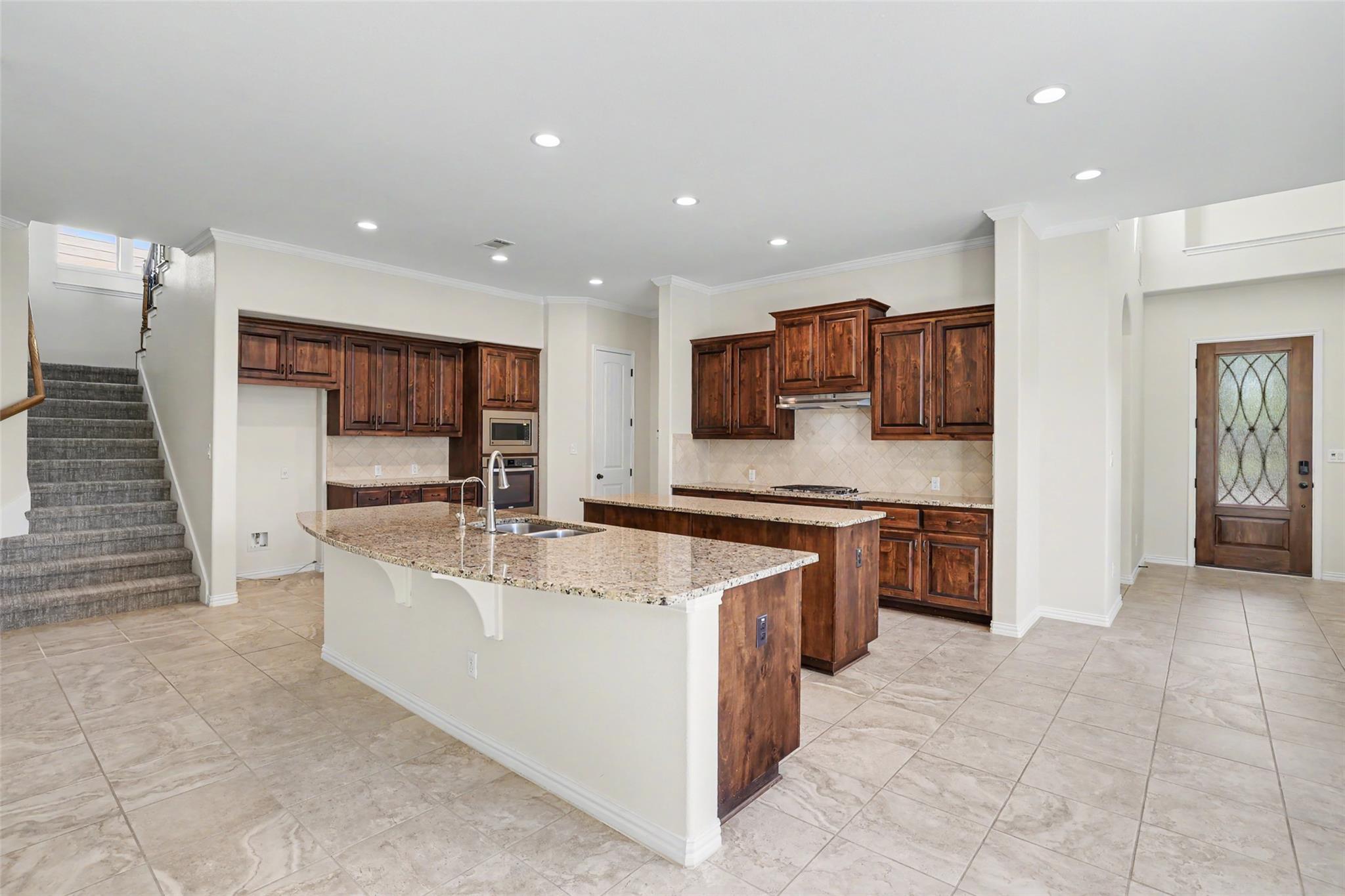 1020 Winding Way DR — photo 4
