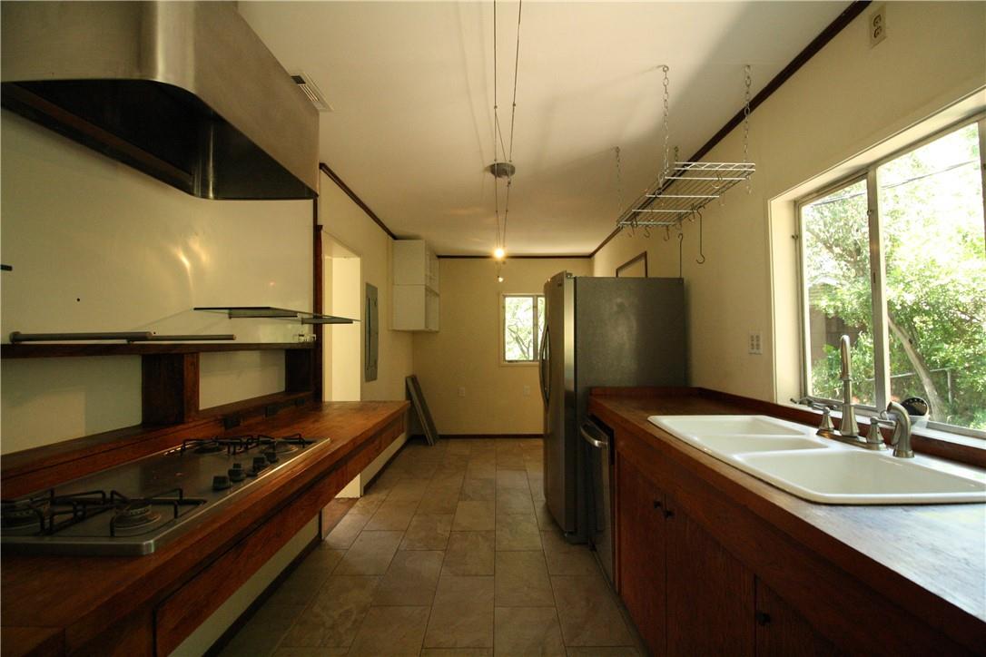 2410 Pemberton PKWY — photo 5