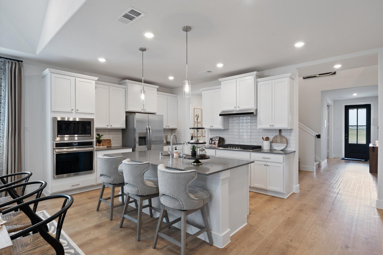 124 Hadleigh DR — photo 3