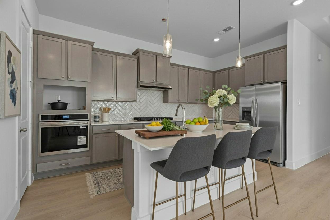 116 Hadleigh DR — photo 3