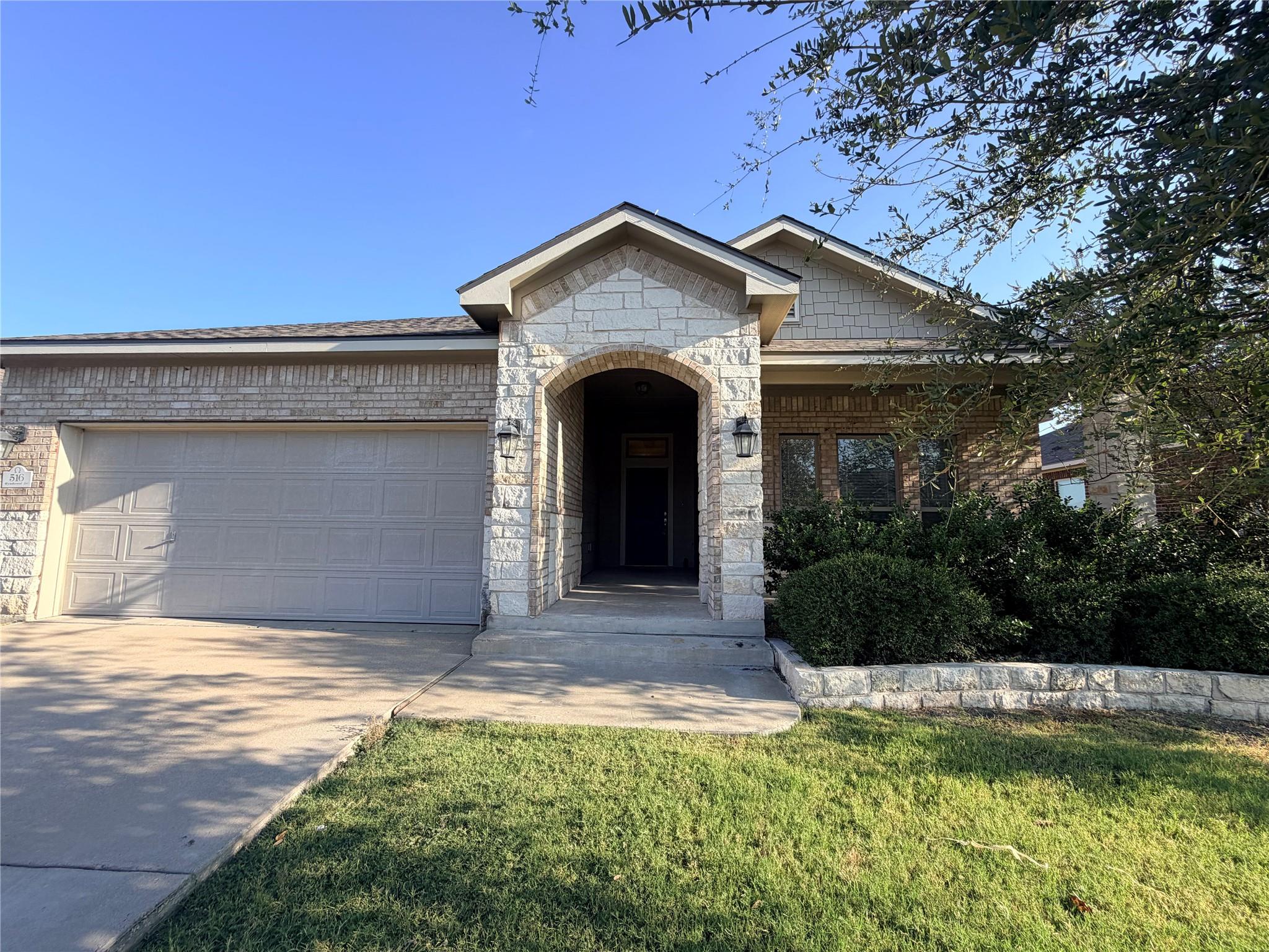 516 Wyndcrest DR — photo 3