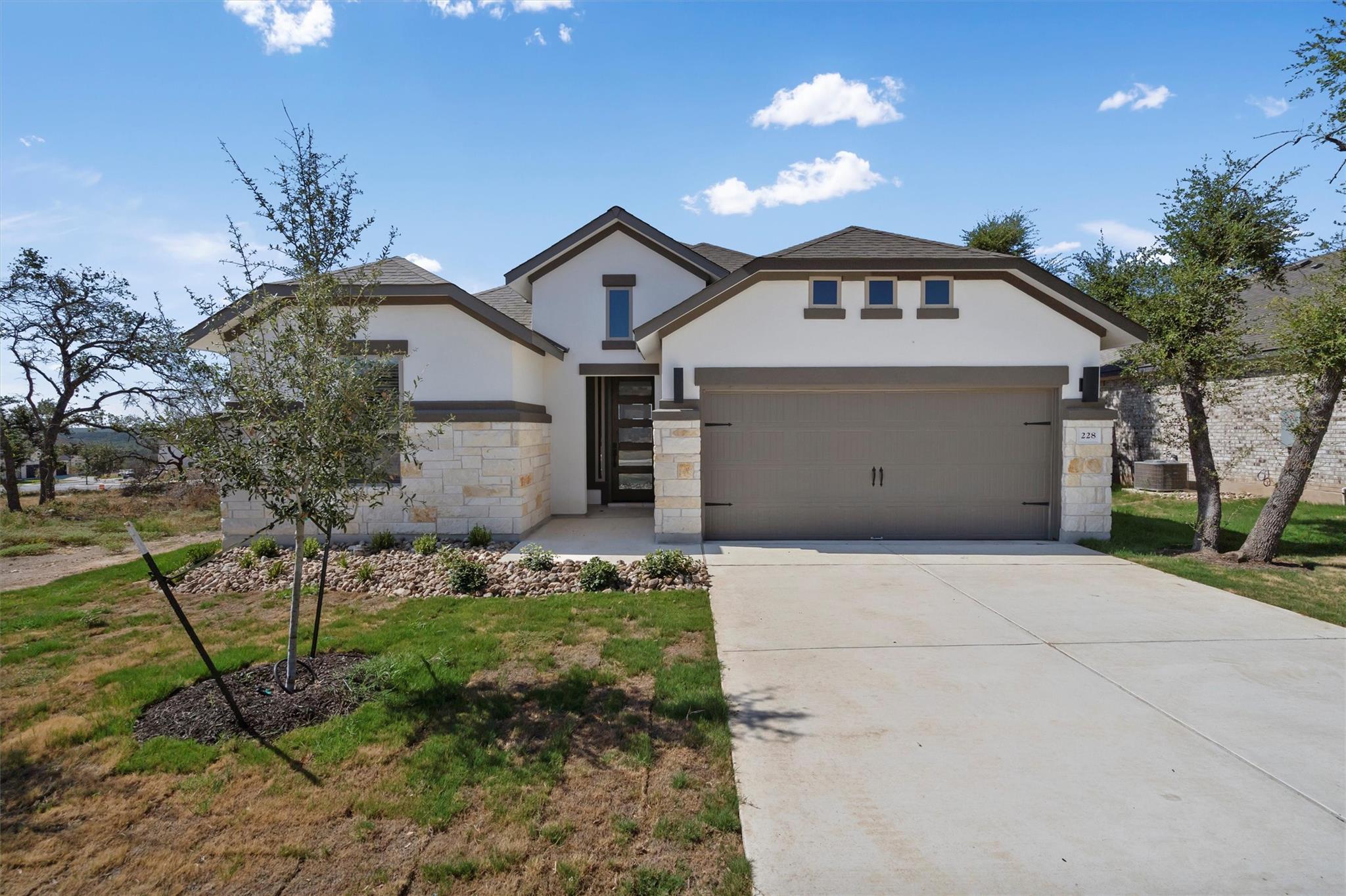 228 Scenic Hills CIR