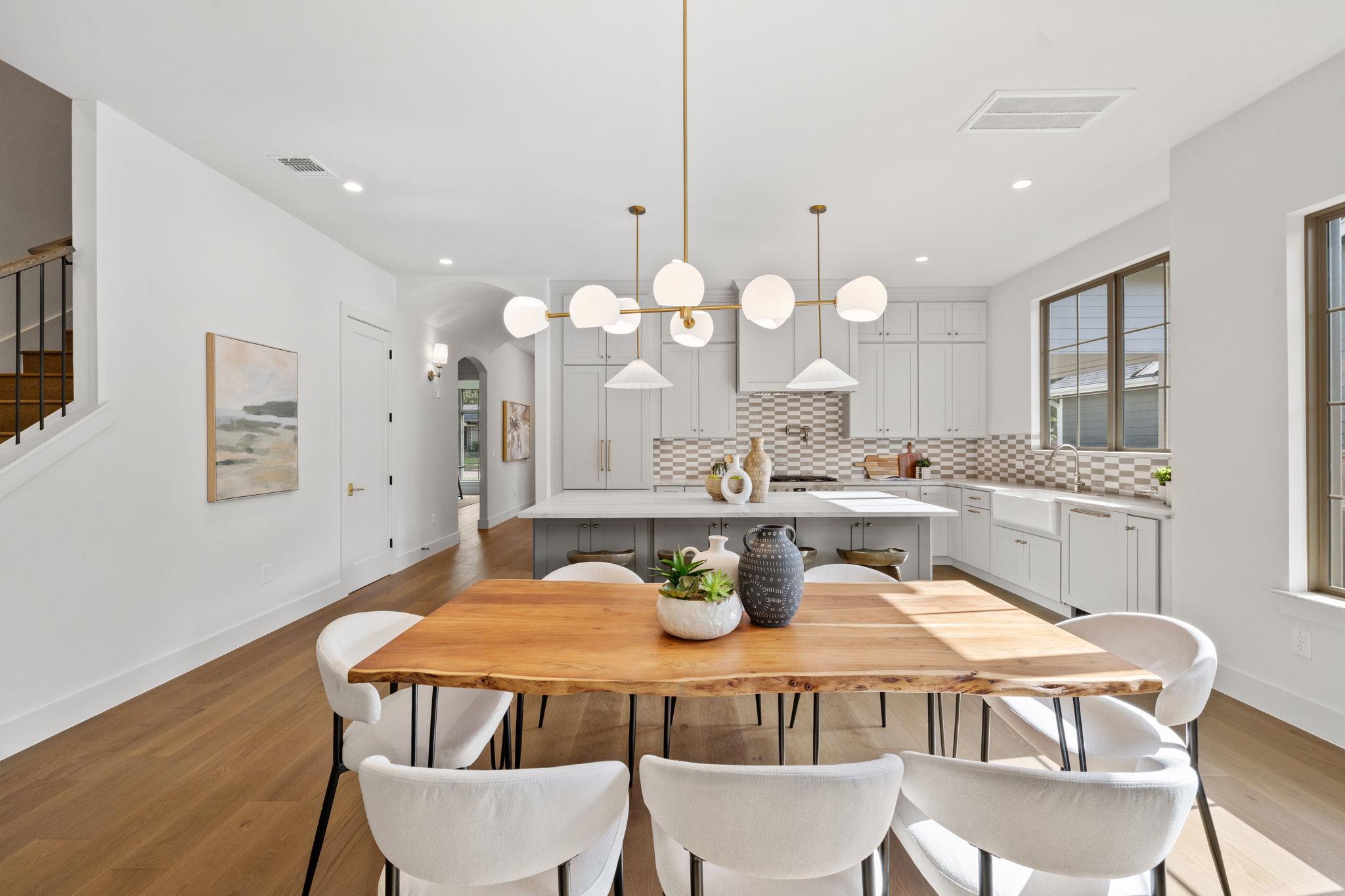 2613 Geraghty Ave — photo 3