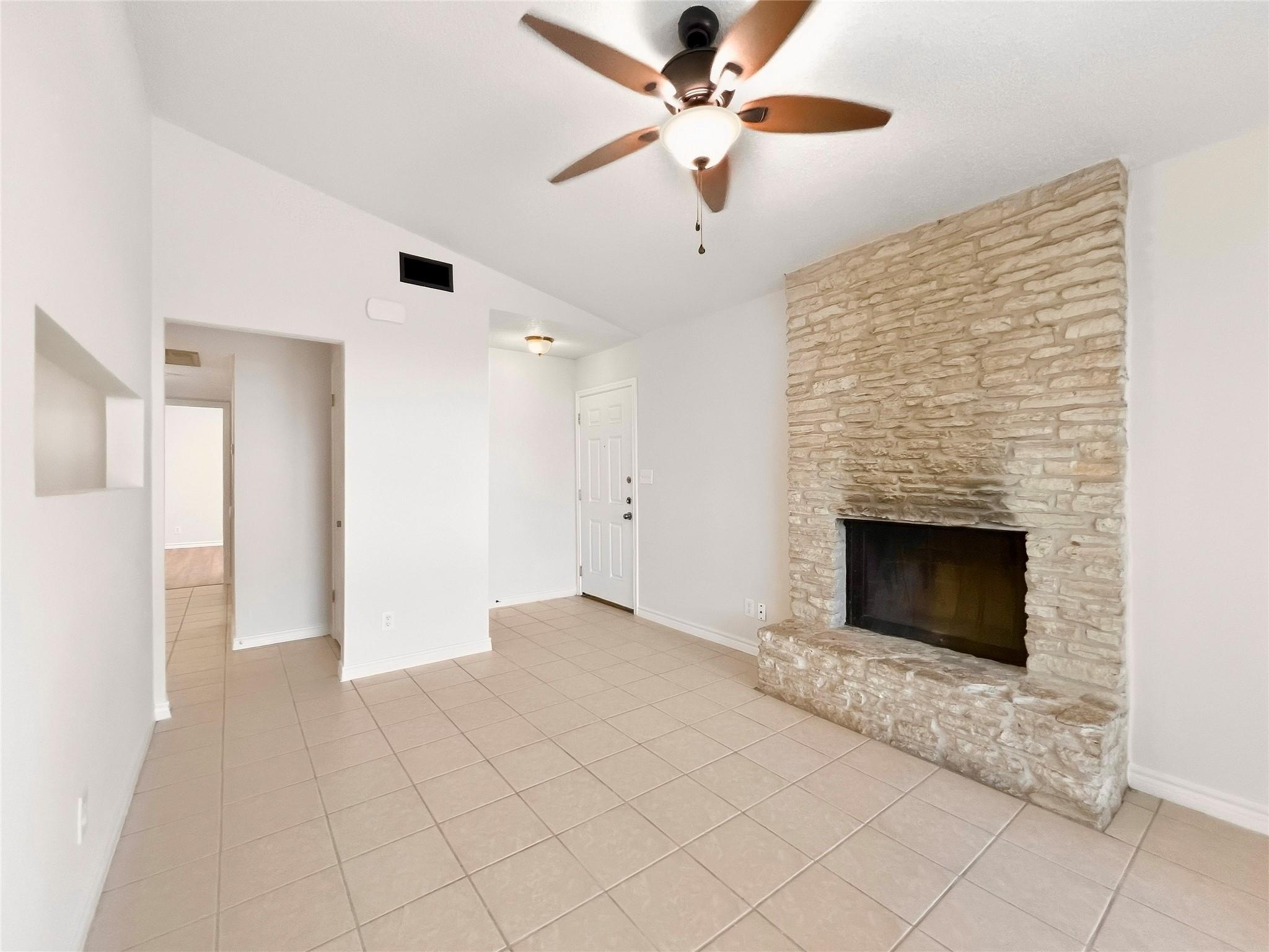 1012 Fieldwood DR #A — photo 4