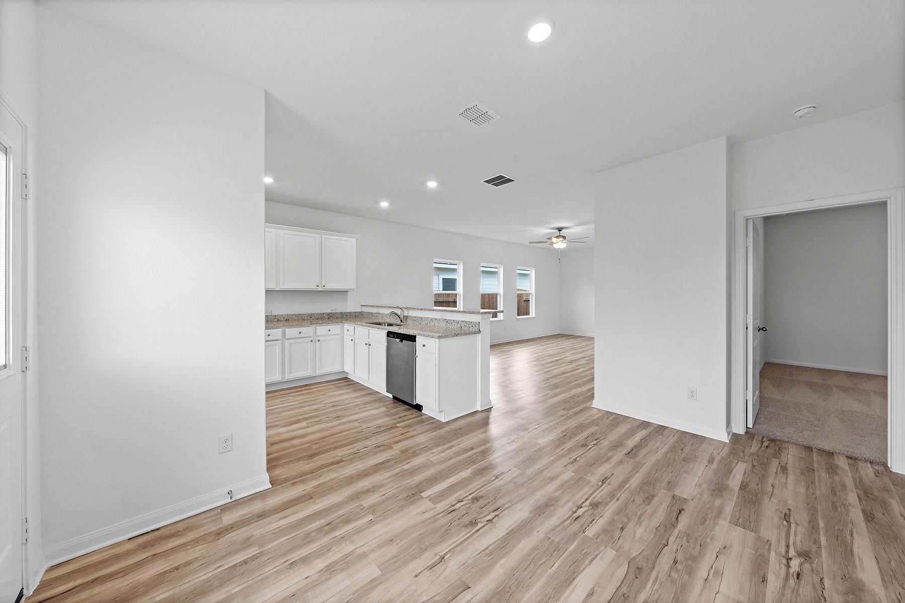 117 Paradise Canyon DR — photo 3