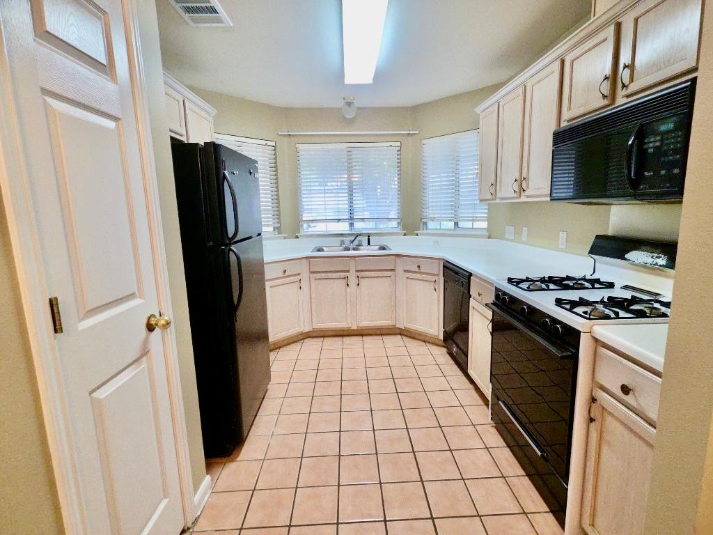 9106 Wellesley DR — photo 5
