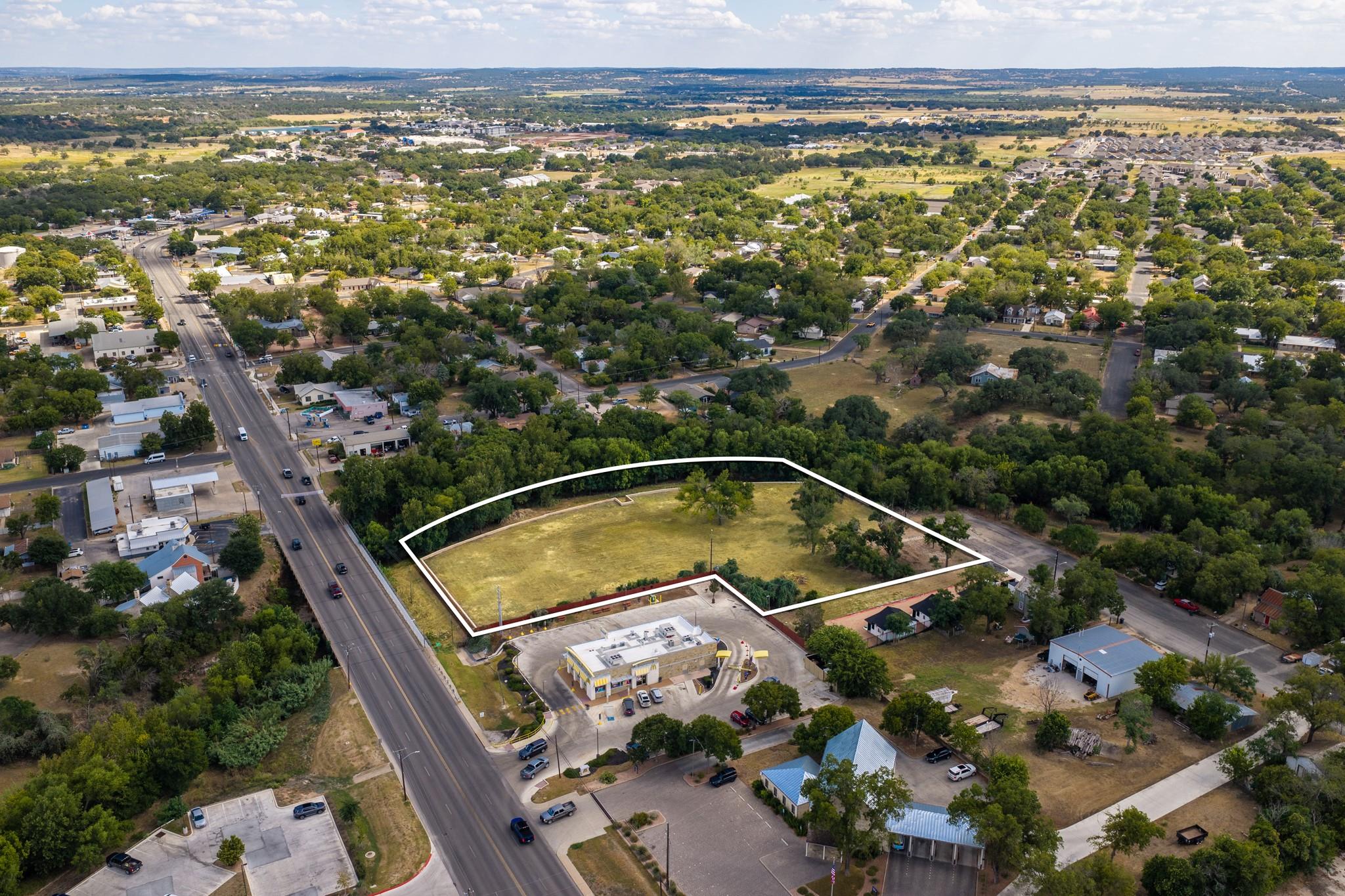 620 San Antonio ST — photo 4