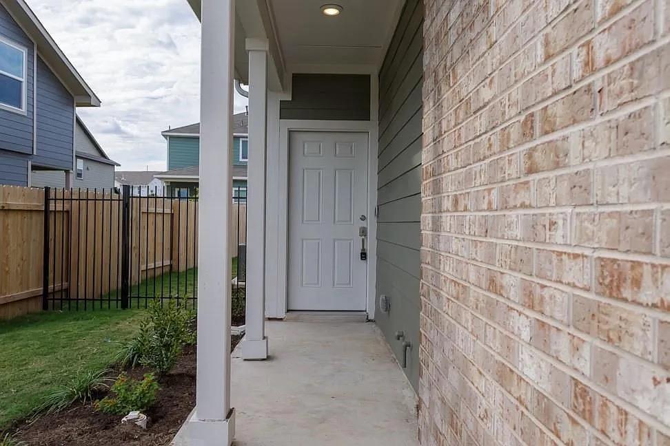 7104 Spotted Leaf WAY — photo 3