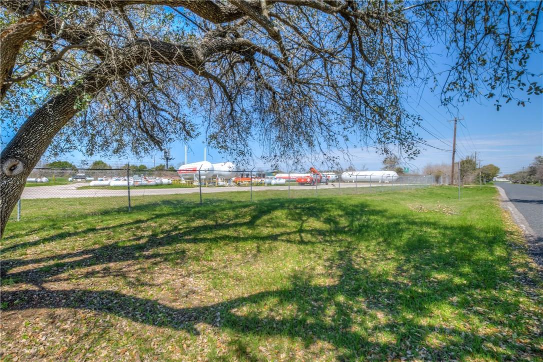 2100 Old Airport RD — photo 3